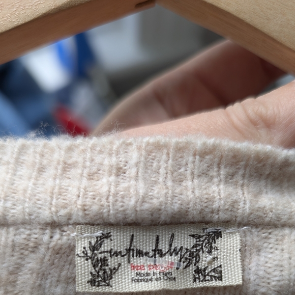 Free People Women's Sweater Henley Cozy Beige Knit Size Small Oversized Boho - Picture 11 of 11